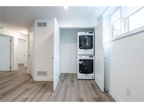 214-4263 Fourth Avenue, Niagara Falls, ON - Indoor Photo Showing Laundry Room