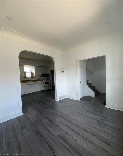 67 East Bend Avenue N, Hamilton, ON - Indoor Photo Showing Living Room