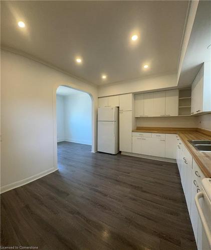 67 East Bend Avenue N, Hamilton, ON - Indoor Photo Showing Kitchen