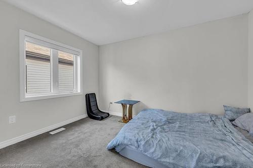 53 Lillian Way, Caledonia, ON - Indoor Photo Showing Bedroom