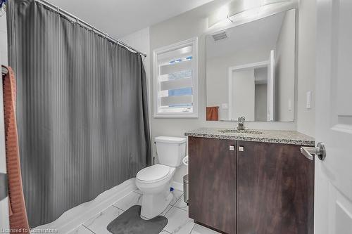 53 Lillian Way, Caledonia, ON - Indoor Photo Showing Bathroom