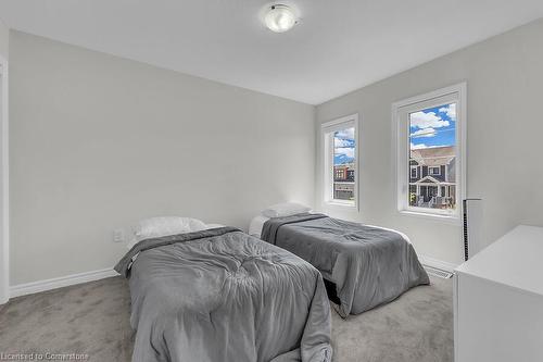 53 Lillian Way, Caledonia, ON - Indoor Photo Showing Bedroom