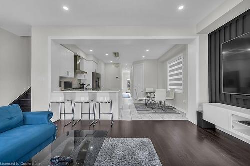 53 Lillian Way, Caledonia, ON - Indoor Photo Showing Living Room