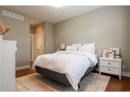 74 Willson Crossing, Fonthill, ON - Indoor Photo Showing Bedroom