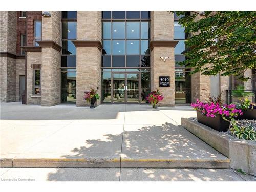 239-5010 Corporate Drive, Burlington, ON - Outdoor