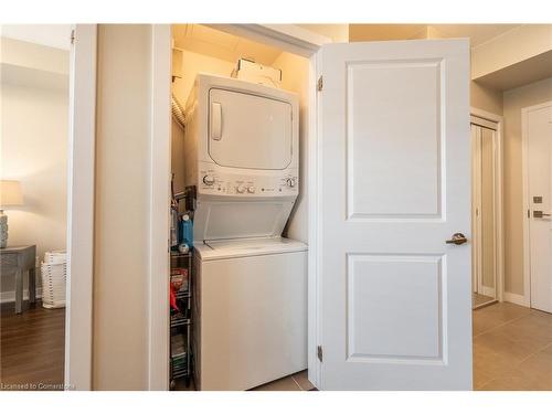 239-5010 Corporate Drive, Burlington, ON - Indoor Photo Showing Laundry Room