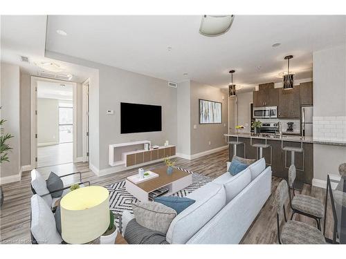 418-118 King Street E, Hamilton, ON - Indoor Photo Showing Living Room