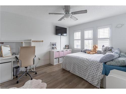 93 Bradley Avenue, Binbrook, ON - Indoor Photo Showing Bedroom