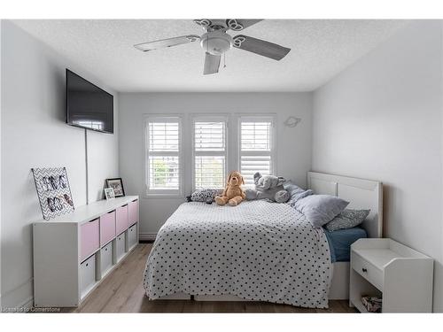 93 Bradley Avenue, Binbrook, ON - Indoor Photo Showing Bedroom