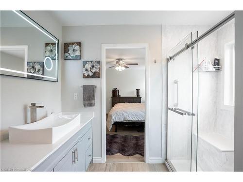 93 Bradley Avenue, Binbrook, ON - Indoor Photo Showing Bathroom