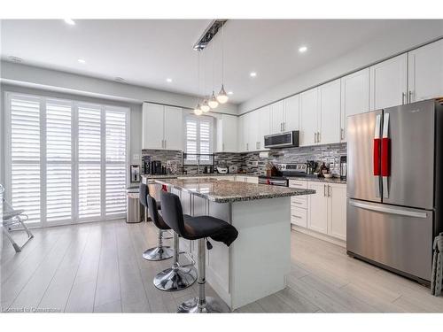 4 Rapids Lane, Hamilton, ON - Indoor Photo Showing Kitchen With Upgraded Kitchen