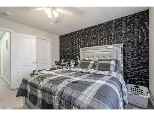 4 Rapids Lane, Hamilton, ON - Indoor Photo Showing Bedroom