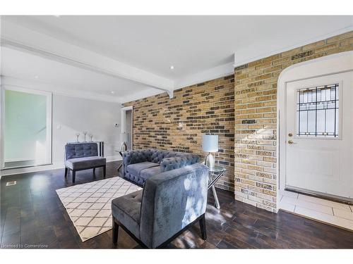 149 Weir Street N, Hamilton, ON - Indoor Photo Showing Living Room