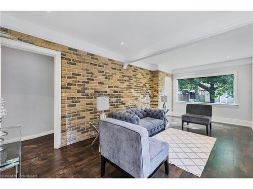 149 Weir Street N, Hamilton, ON - Indoor Photo Showing Living Room