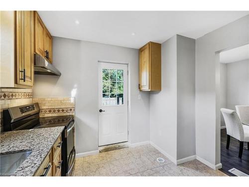 149 Weir Street N, Hamilton, ON - Indoor Photo Showing Kitchen