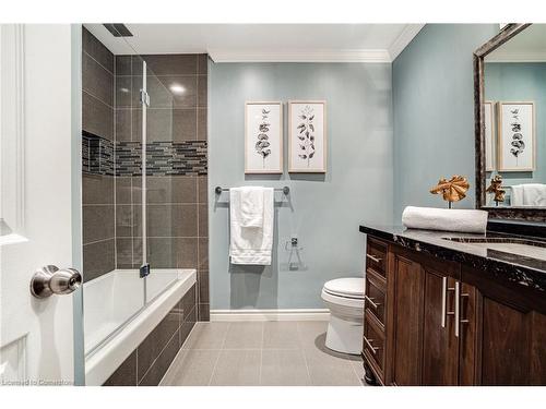 2313 Homer Drive, Burlington, ON - Indoor Photo Showing Bathroom