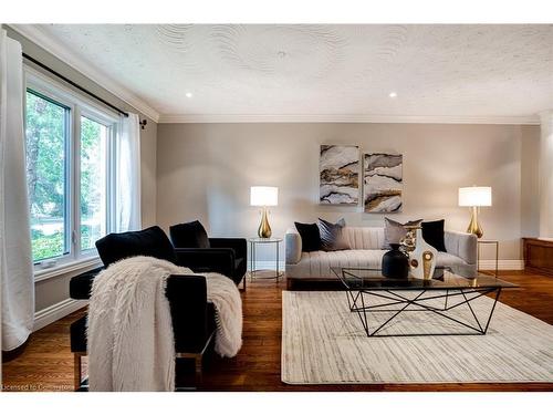 2313 Homer Drive, Burlington, ON - Indoor Photo Showing Living Room