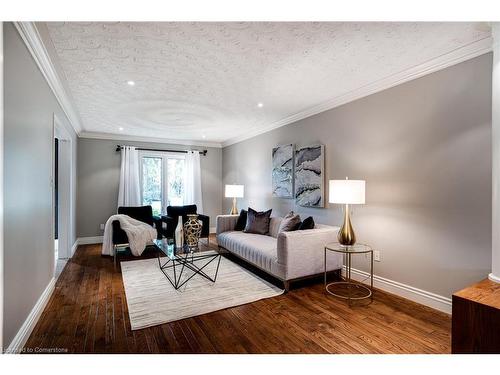 2313 Homer Drive, Burlington, ON - Indoor Photo Showing Living Room