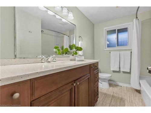 8055 Thorton Street, Niagara Falls, ON - Indoor Photo Showing Bathroom