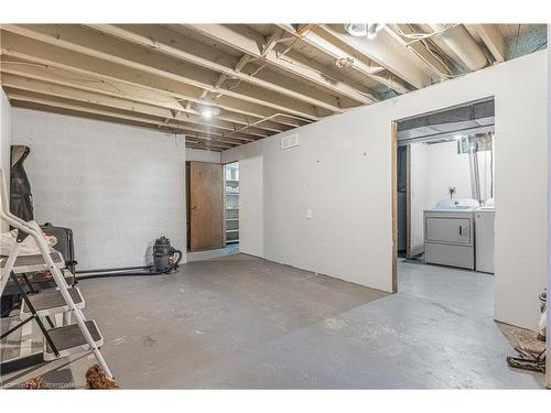 8055 Thorton Street, Niagara Falls, ON - Indoor Photo Showing Basement