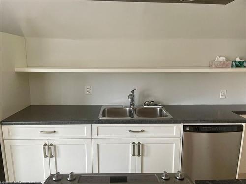 3-195 Charlton Avenue W, Hamilton, ON - Indoor Photo Showing Kitchen With Double Sink