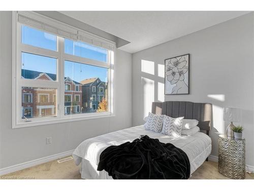 142 Settlers Road East Road E, Oakville, ON - Indoor Photo Showing Bedroom