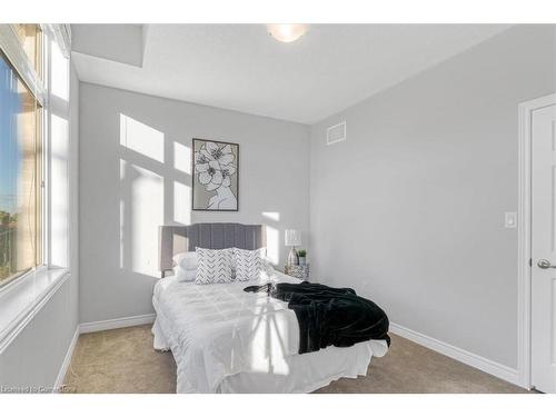 142 Settlers Road East Road E, Oakville, ON - Indoor Photo Showing Bedroom