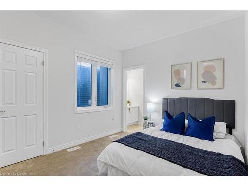 142 Settlers Road East Road E, Oakville, ON - Indoor Photo Showing Bedroom