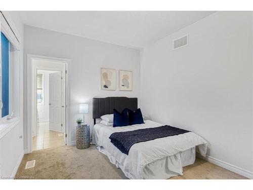 142 Settlers Road East Road E, Oakville, ON - Indoor Photo Showing Bedroom