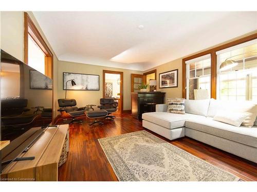 1 Nelles Boulevard, Grimsby, ON - Indoor Photo Showing Living Room