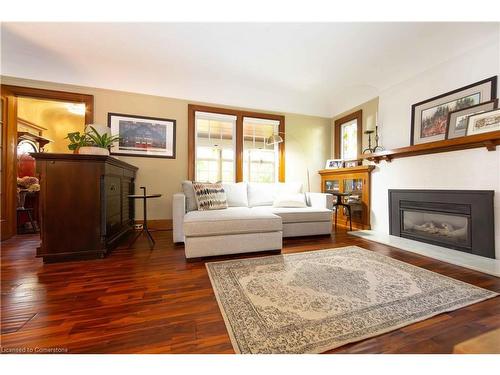 1 Nelles Boulevard, Grimsby, ON - Indoor Photo Showing Living Room With Fireplace