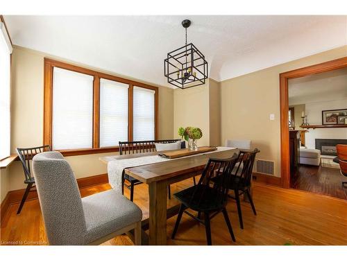 1 Nelles Boulevard, Grimsby, ON - Indoor Photo Showing Dining Room