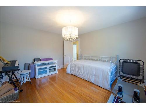 1 Nelles Boulevard, Grimsby, ON - Indoor Photo Showing Bedroom