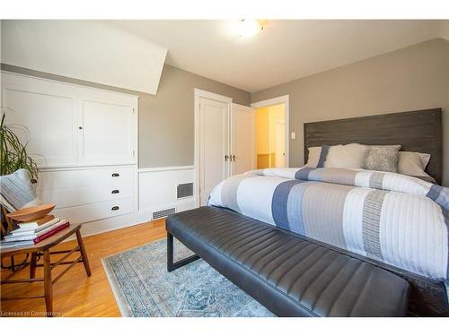 1 Nelles Boulevard, Grimsby, ON - Indoor Photo Showing Bedroom