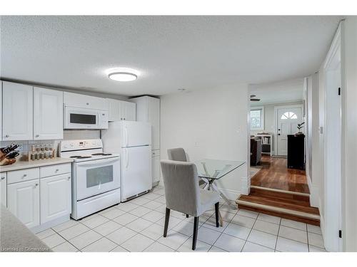 2 James Street, Dundas, ON - Indoor Photo Showing Kitchen