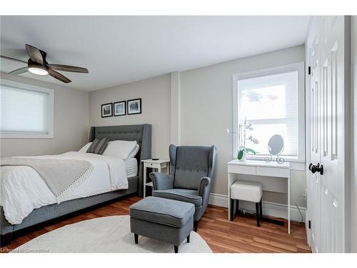 2 James Street, Dundas, ON - Indoor Photo Showing Bedroom