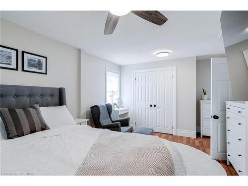 2 James Street, Dundas, ON - Indoor Photo Showing Bedroom