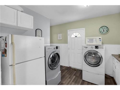 416 Deere Street, Welland, ON - Indoor Photo Showing Laundry Room