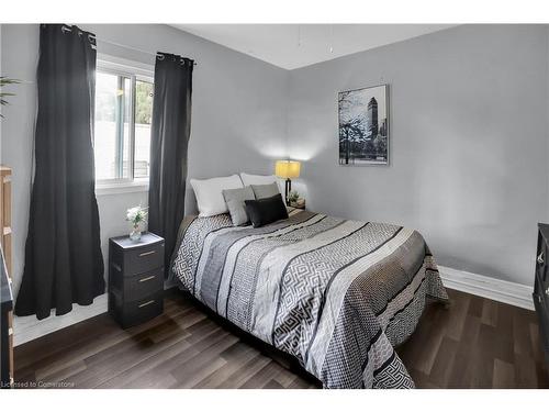 416 Deere Street, Welland, ON - Indoor Photo Showing Bedroom