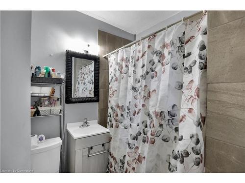 416 Deere Street, Welland, ON - Indoor Photo Showing Bathroom