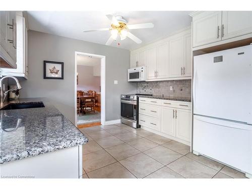 2260 Mansfield Drive, Burlington, ON - Indoor Photo Showing Kitchen