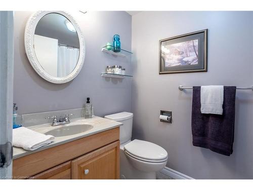 2260 Mansfield Drive, Burlington, ON - Indoor Photo Showing Bathroom