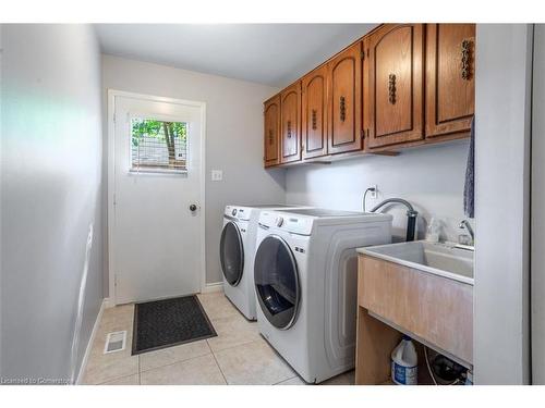 2260 Mansfield Drive, Burlington, ON - Indoor Photo Showing Laundry Room