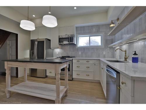 456 King William Street, Hamilton, ON - Indoor Photo Showing Kitchen With Upgraded Kitchen