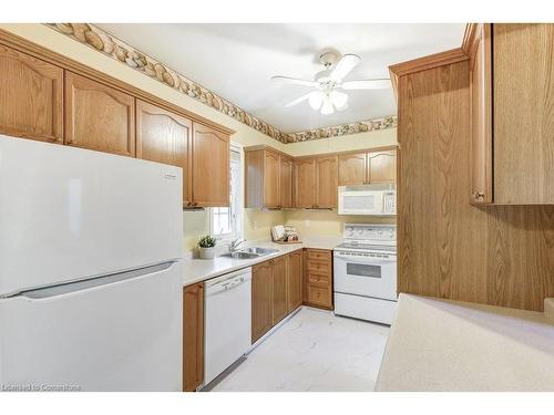 192 Silverbirch Boulevard, Mount Hope, ON - Indoor Photo Showing Kitchen With Double Sink