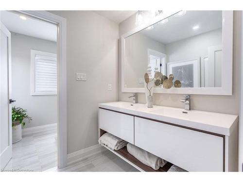 4186 Arbourfield Drive, Burlington, ON - Indoor Photo Showing Bathroom