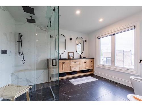 1506 6Th Concession Rd W, Flamborough, ON - Indoor Photo Showing Bathroom