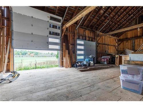 1506 6Th Concession Rd W, Flamborough, ON - Indoor Photo Showing Garage