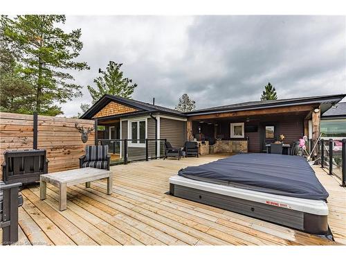 1506 6Th Concession Rd W, Flamborough, ON - Outdoor With Deck Patio Veranda With Exterior