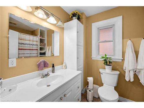 271 Carlisle Road, Hamilton, ON - Indoor Photo Showing Bathroom